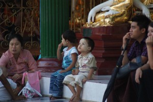 Local kids at the Shwedagon