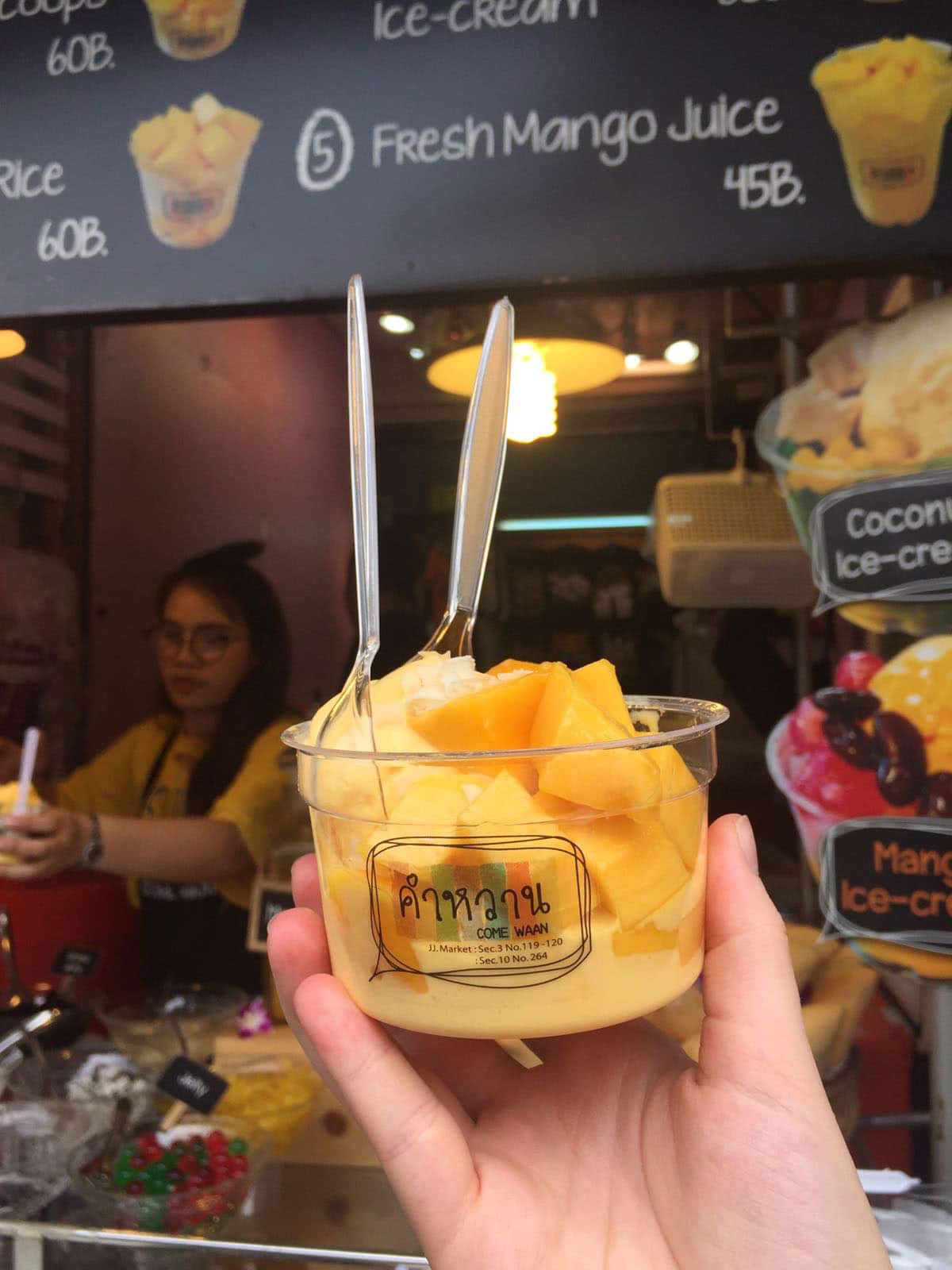 Mango on a Thailand food tour